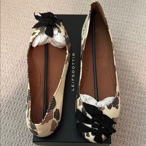 Leifsdottir Black and Cream Flats with Bow Detail - only worn once!